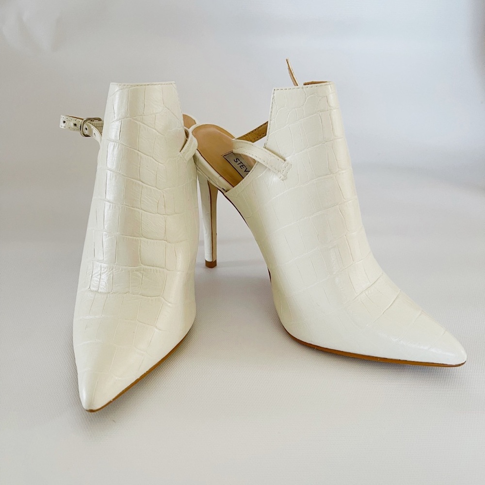 WHITE LEATHER HEELS